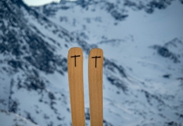 skis-en-bois-artisanaux-totemski